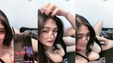 Rebahan Bareng Zara Jadi Pengen Nyusu Id 71966778 Mango 158411