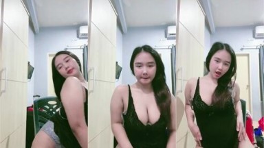 Farra Mendesah Bikin Lemas Sambil Mainin Susu Mango 173639