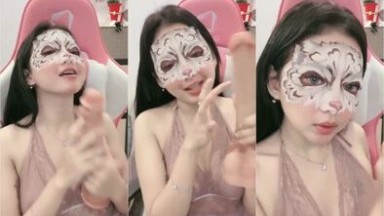 Sengaja Pake Baju Haram Uting Nyeplak Host Cakep Dream 174298